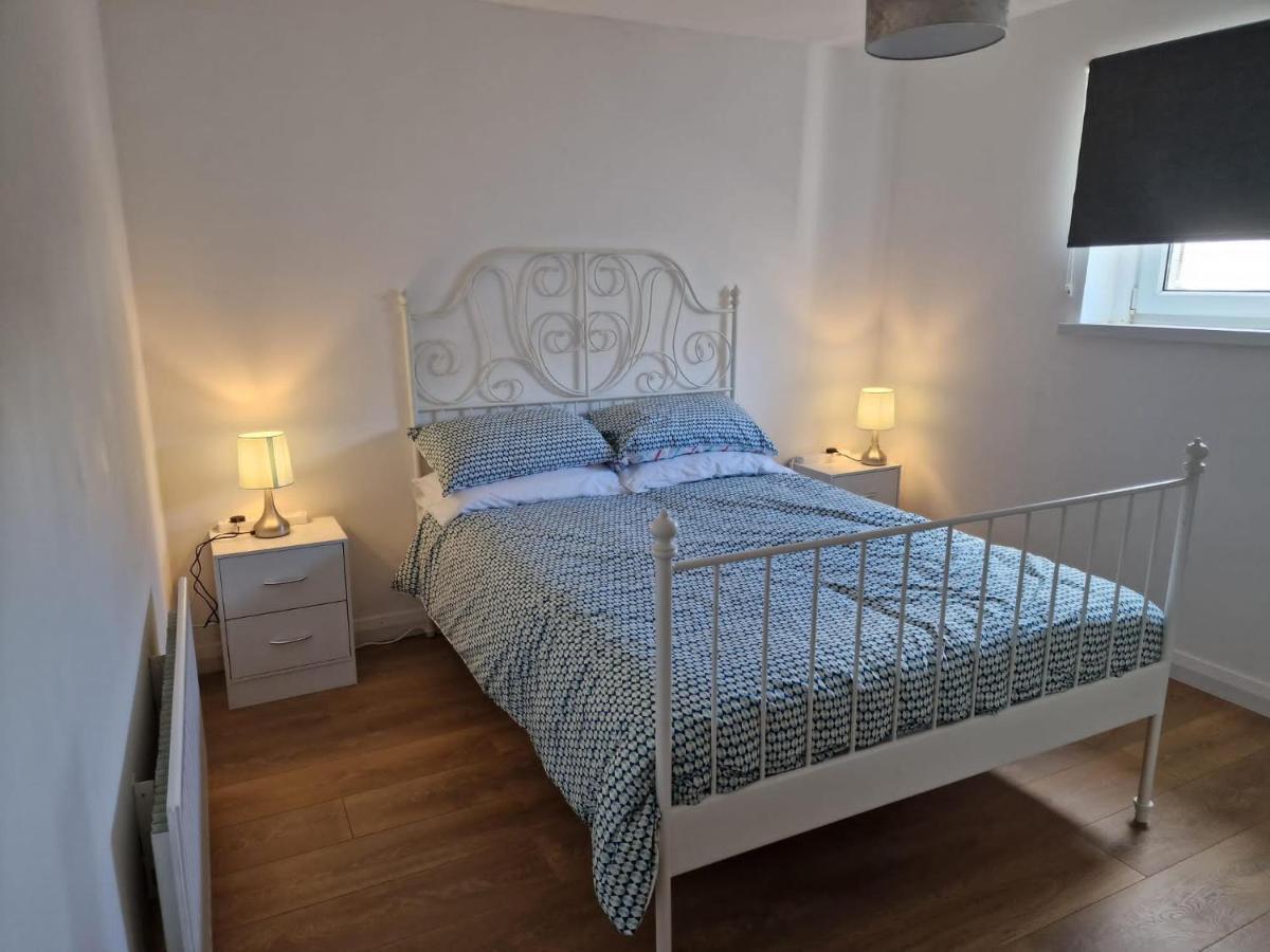 Enfield Street House Behind Portstewart Promenade With Partial Sea View From Front 3 Bed Sleeps 7 Villa Exterior photo